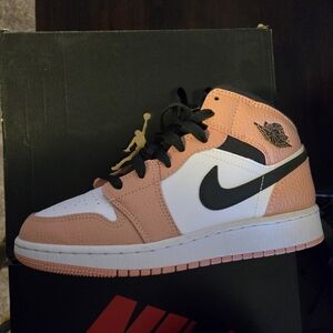 Jordan 1 Pink Quartz